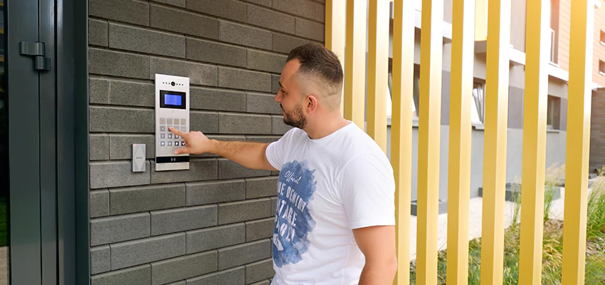 Locksmith Company For Smart Lock System Installation in Fontainebleau, Florida